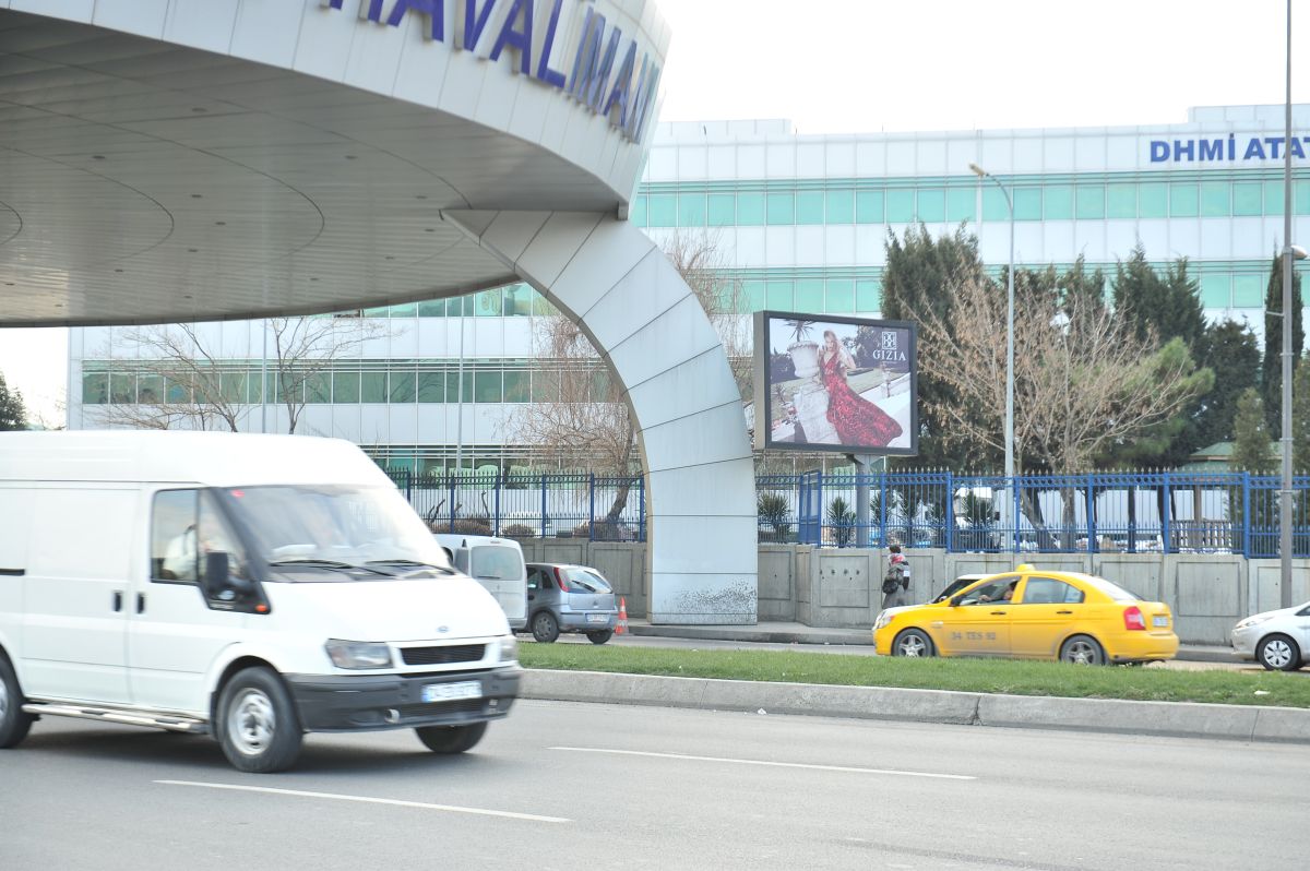 Durukan Reklam Ataturk Havalimani Pano A-08