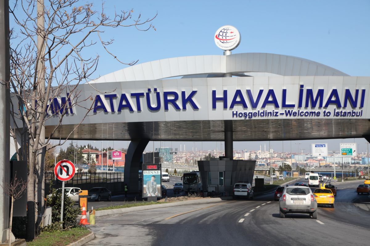 Durukan Reklam Ataturk Havalimani Pano A-25