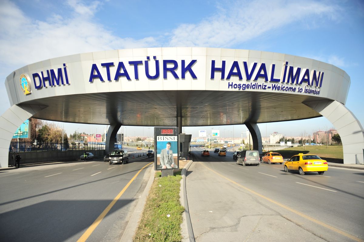 Durukan Reklam Ataturk Havalimani Pano A-25
