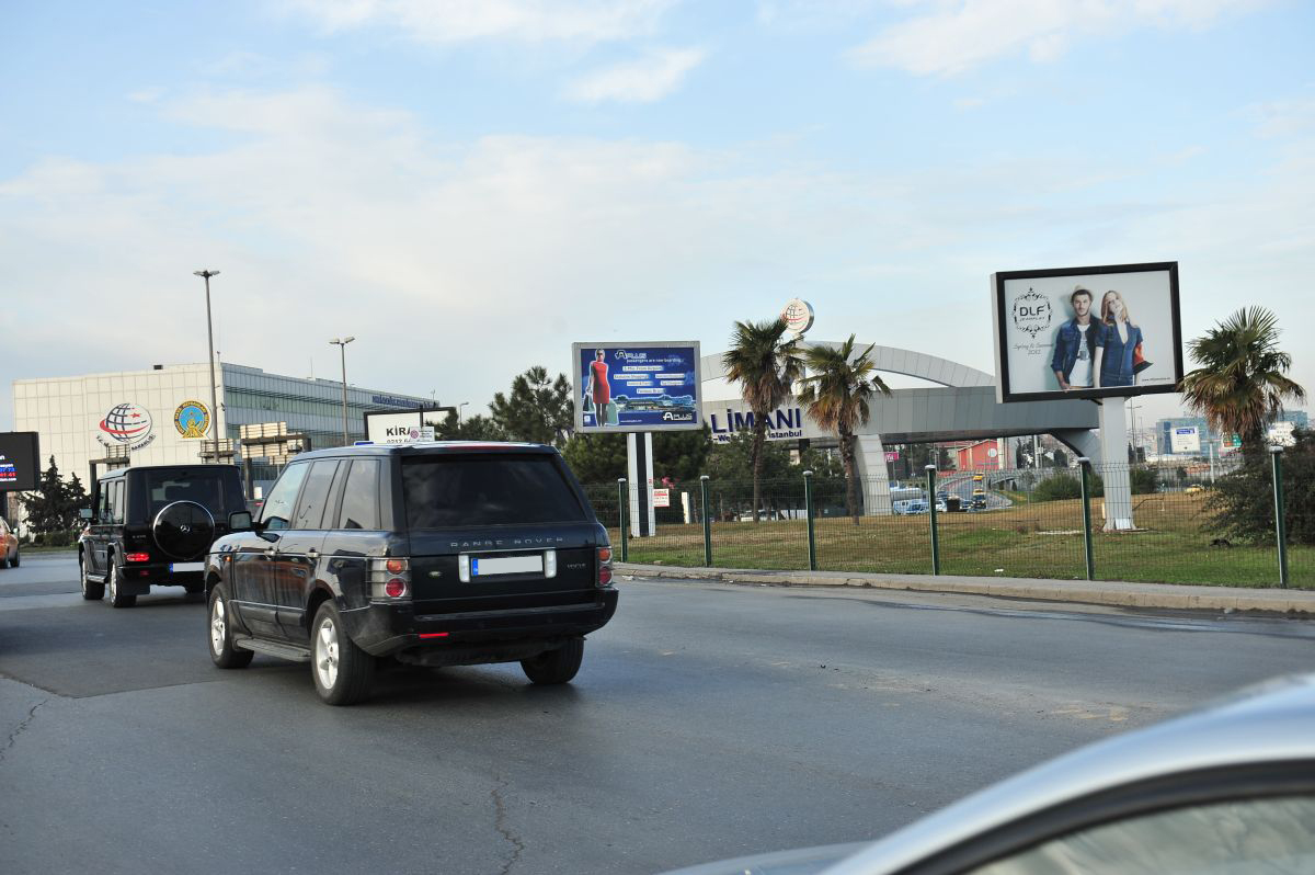 Durukan Reklam Ataturk Havalimani Pano A-31