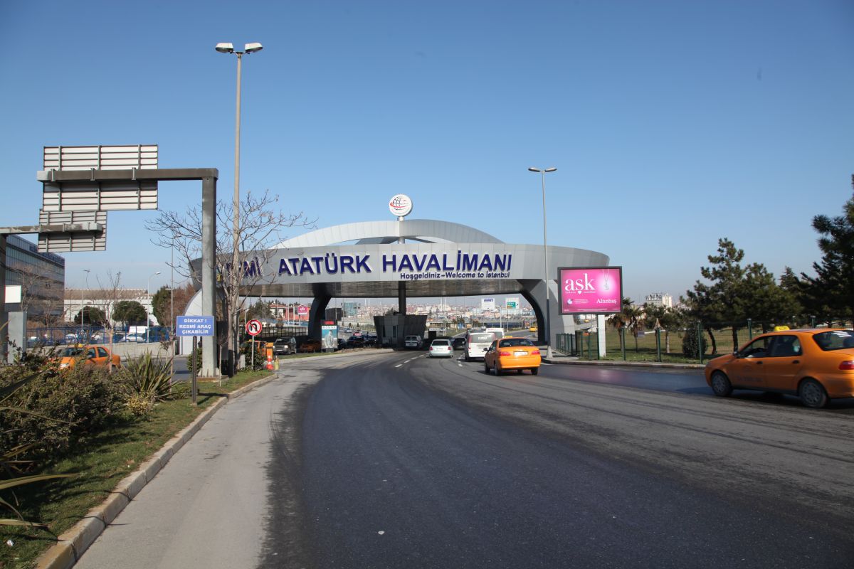 Durukan Reklam Ataturk Havalimani Pano A-34