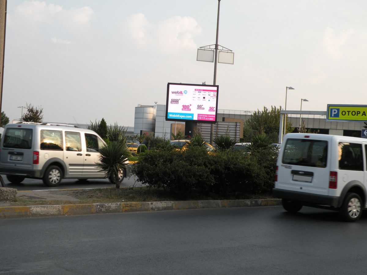 Durukan Reklam Ataturk Havalimani LED Pano L-01